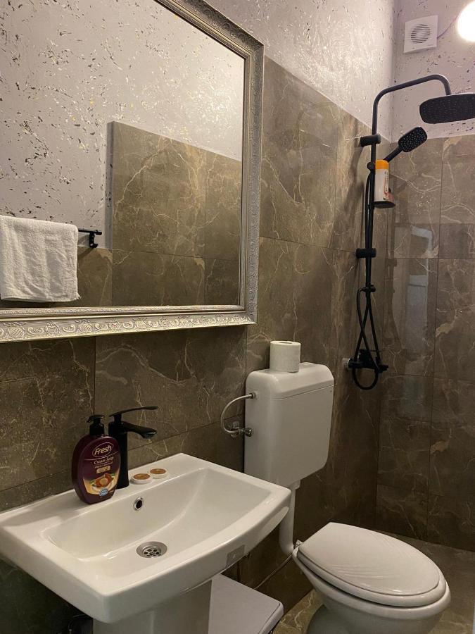 Hotel In Time Prizren Eksteriør billede